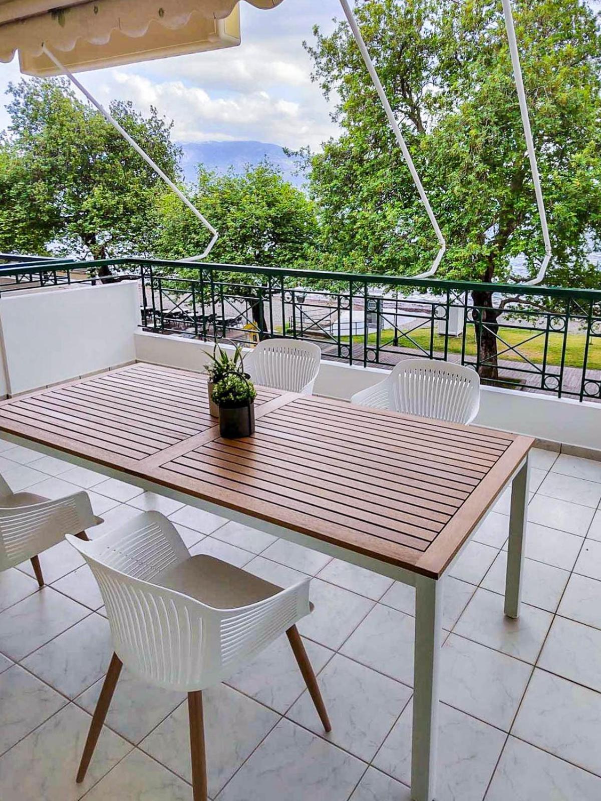 The Cozy Seaside Apartment Nafpaktos Exterior photo